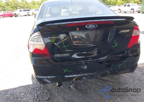 2011 Ford Fusion Sport z USA, uszkodzony, nr VIN 3FAHP0KC2BR199390